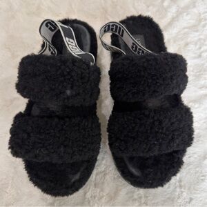 UGG Women’s Oh Fluffita Sandals